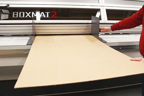 Boxmaker-Boxmat2-cardboard-positioning
